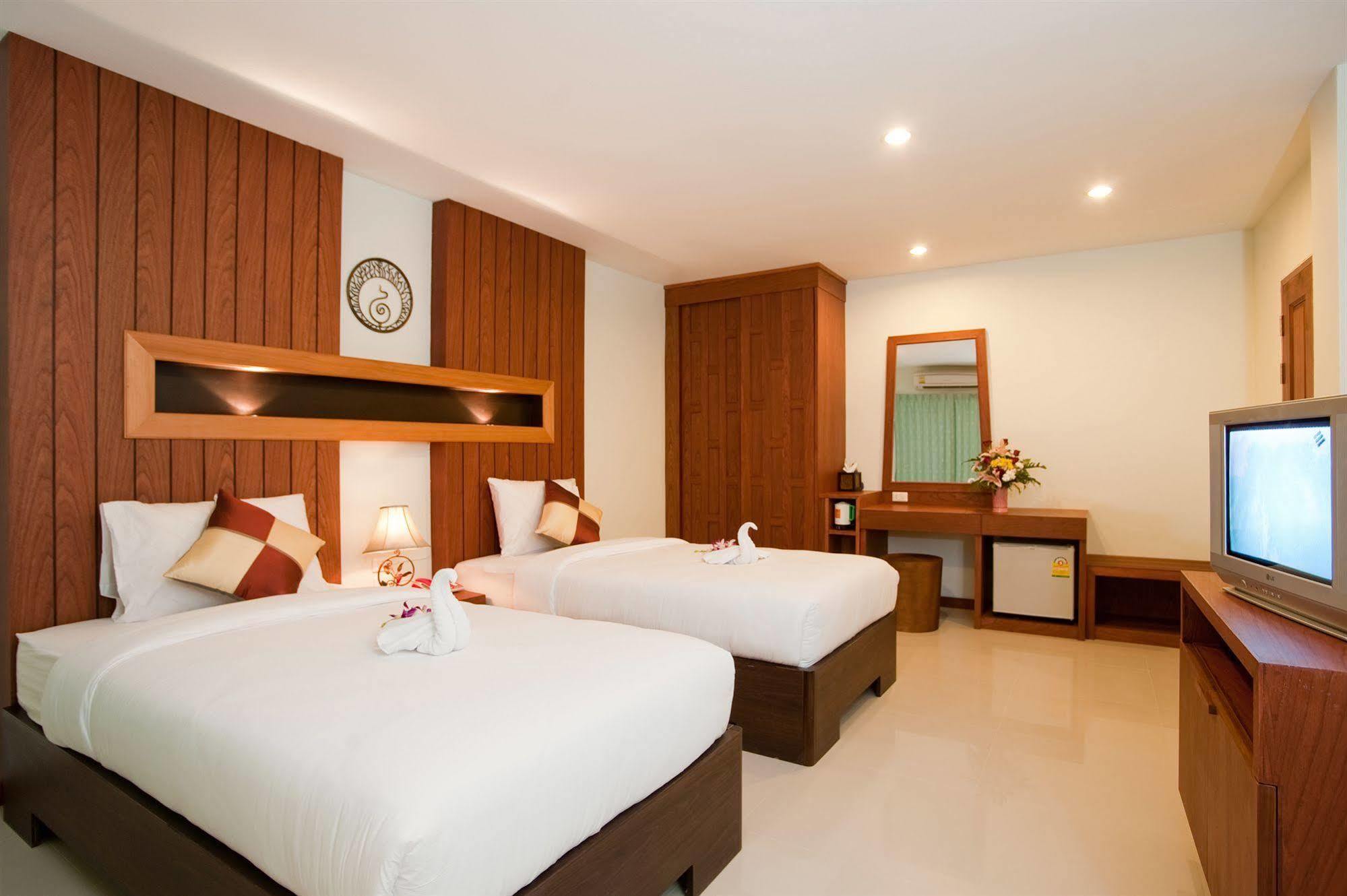 Phuket Deva Suites Patong מראה חיצוני תמונה